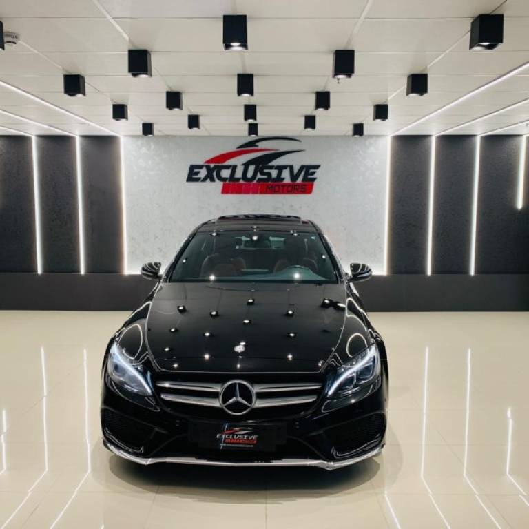 MERCEDES-BENZ - C 250 - 2015/2015 - Preta - R$ 159.900,00