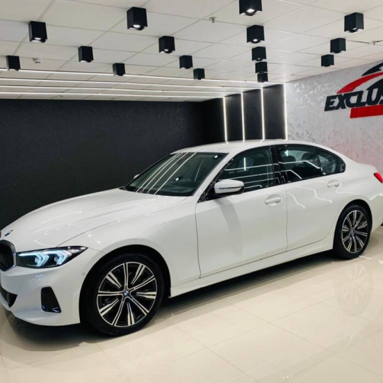 BMW - 320I - 2023/2023 - Branca - R$ 259.900,00