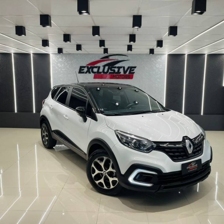 RENAULT - CAPTUR - 2021/2022 - Branca - R$ 99.800,00