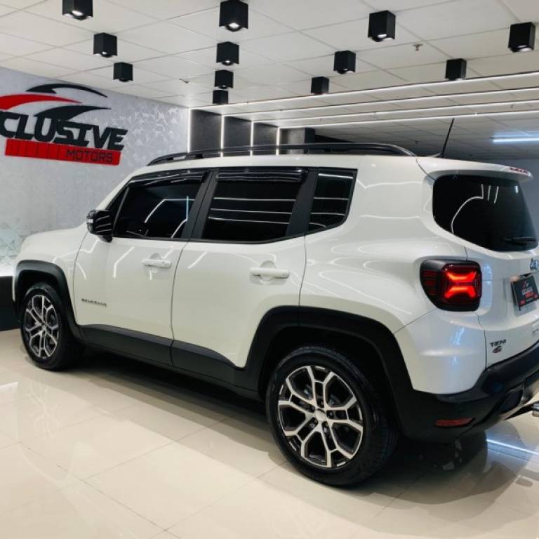 JEEP - RENEGADE - 2023/2024 - Branca - R$ 129.800,00