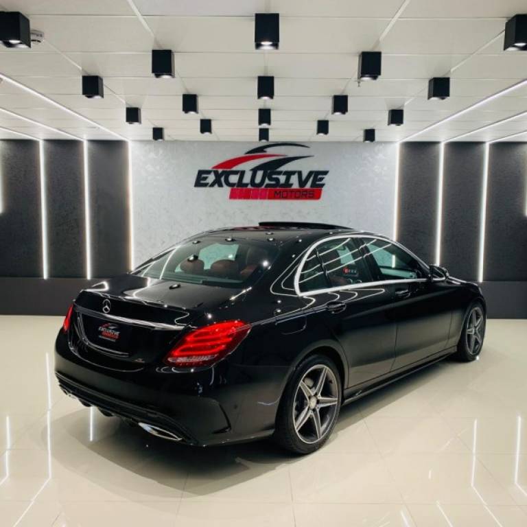 MERCEDES-BENZ - C 250 - 2015/2015 - Preta - R$ 159.900,00