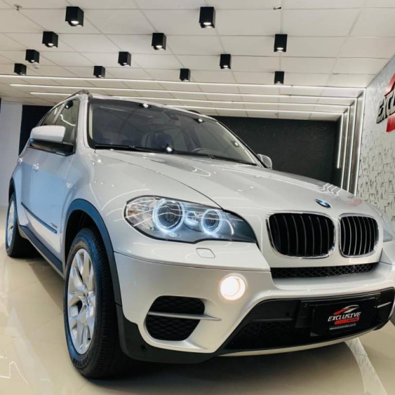 BMW - X5 - 2011/2012 - Prata - R$ 107.900,00