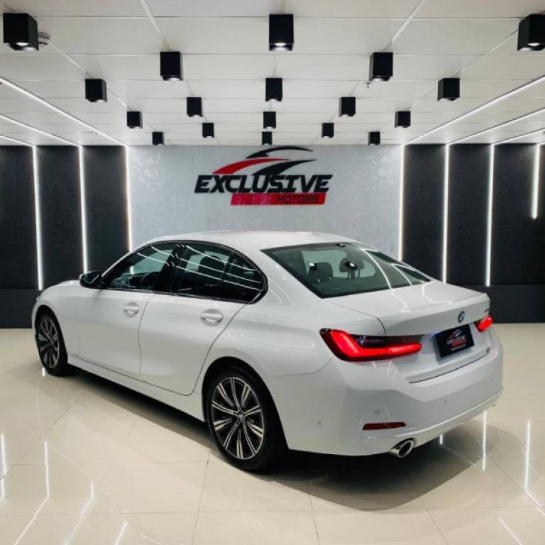 BMW - 320I - 2023/2023 - Branca - R$ 264.900,00