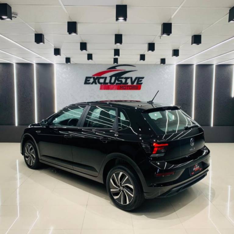 VOLKSWAGEN - POLO - 2024/2025 - Preta - R$ 115.900,00