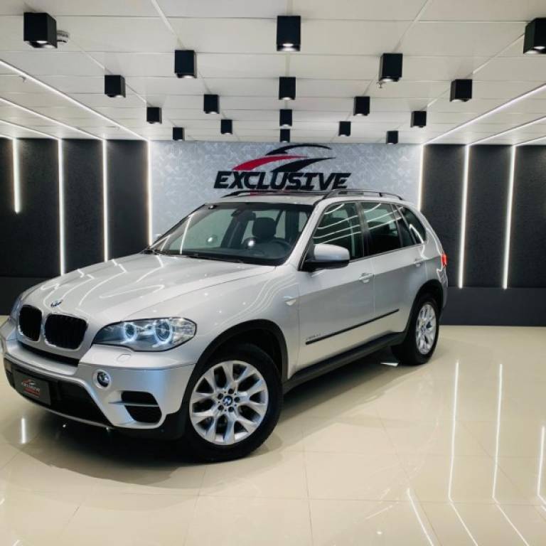 BMW - X5 - 2011/2012 - Prata - R$ 107.900,00