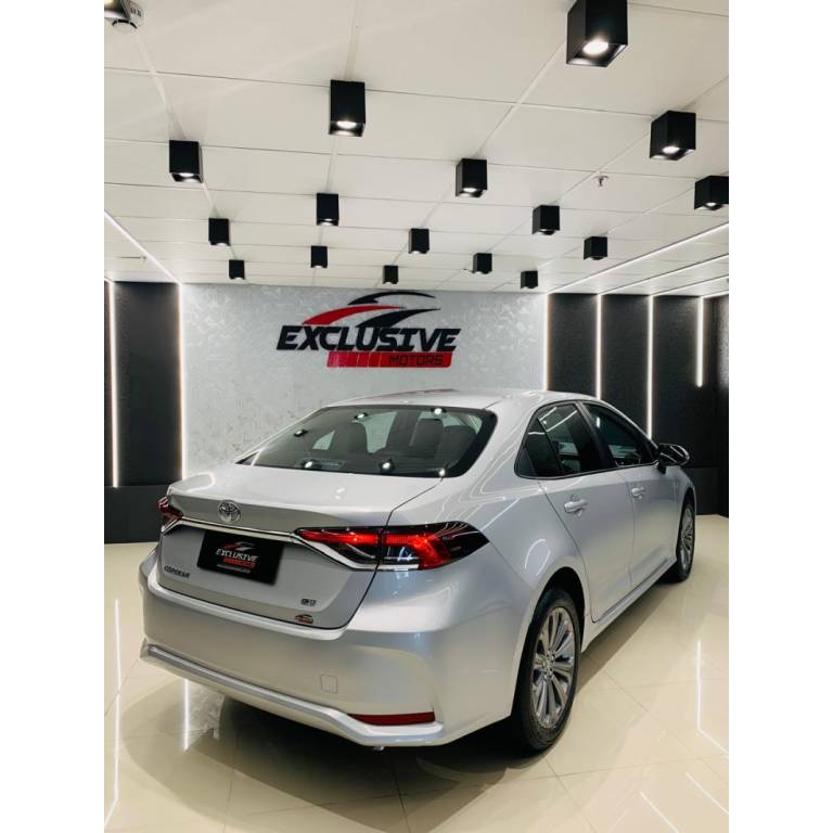 TOYOTA - COROLLA - 2019/2020 - Prata - R$ 124.800,00