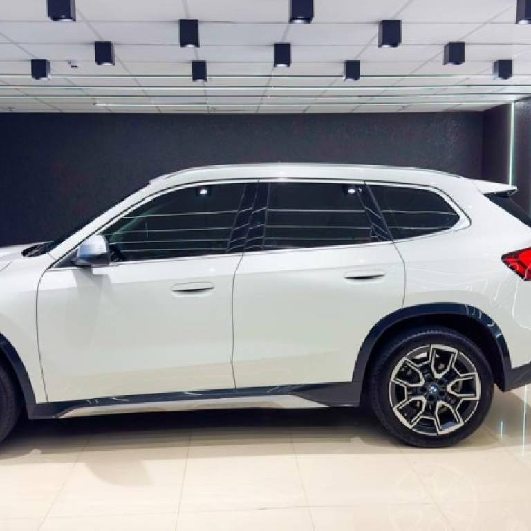 BMW - X1 - 2023/2024 - Branca - R$ 309.900,00