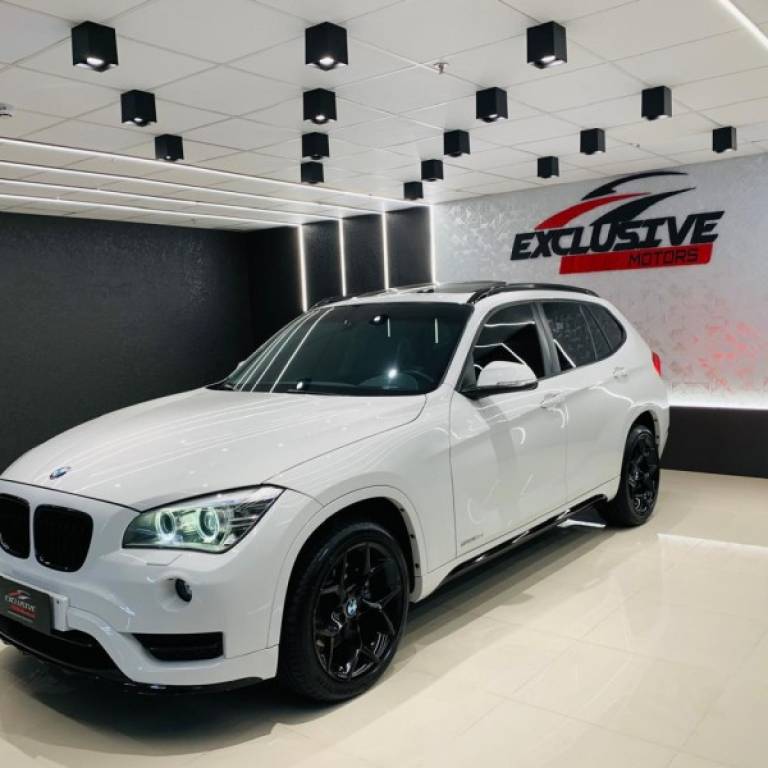 BMW - X1 - 2015/2015 - Branca - R$ 94.900,00