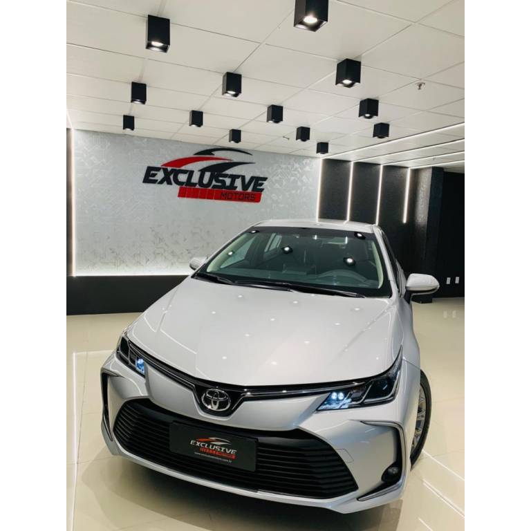 TOYOTA - COROLLA - 2019/2020 - Prata - R$ 124.800,00