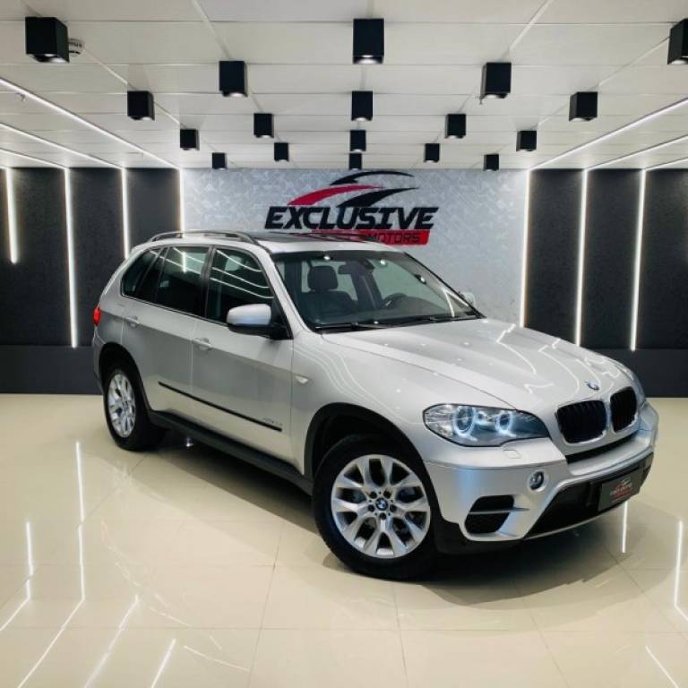 BMW - X5 - 2011/2012 - Prata - R$ 107.900,00