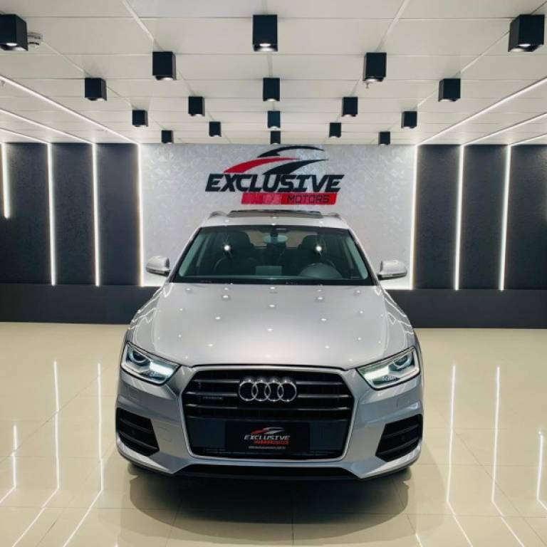 AUDI - Q3 - 2015/2016 - Prata - R$ 99.900,00