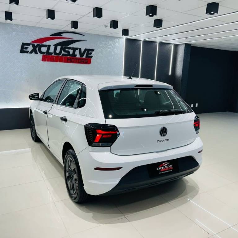 VOLKSWAGEN - POLO - 2024/2024 - Branca - R$ 79.800,00