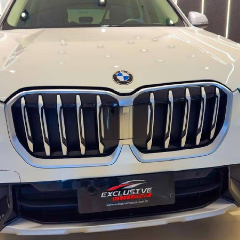 BMW - X1 - 2023/2024 - Branca - R$ 309.900,00