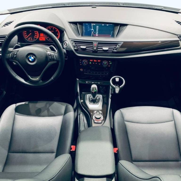 BMW - X1 - 2015/2015 - Branca - R$ 94.900,00