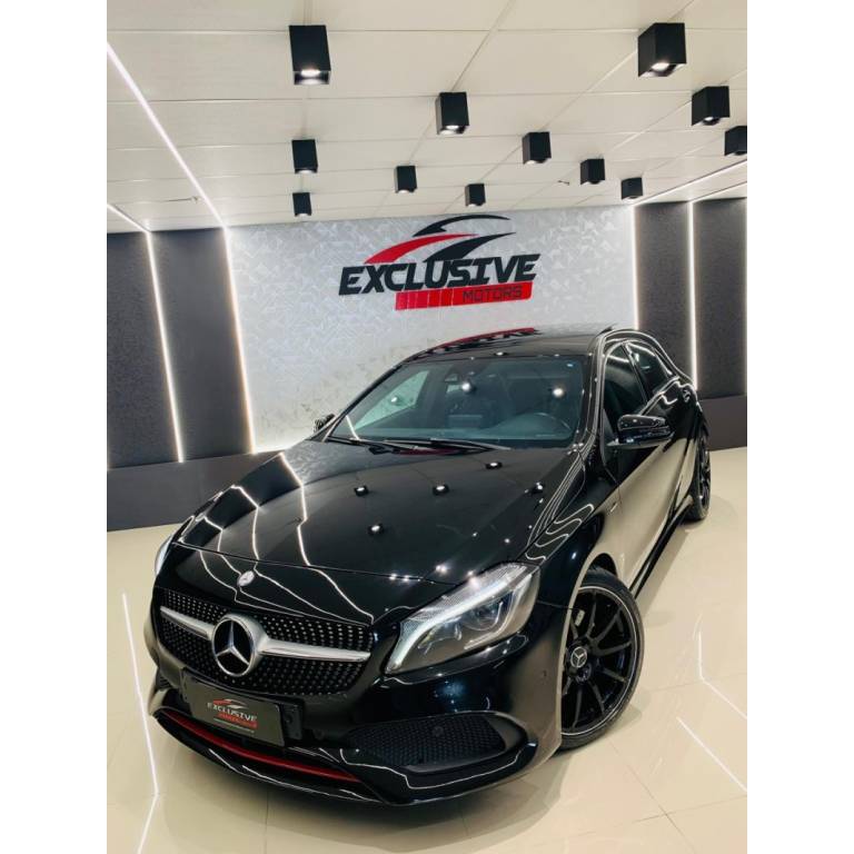 MERCEDES-BENZ - A 250 - 2015/2016 - Preta - R$ 144.900,00