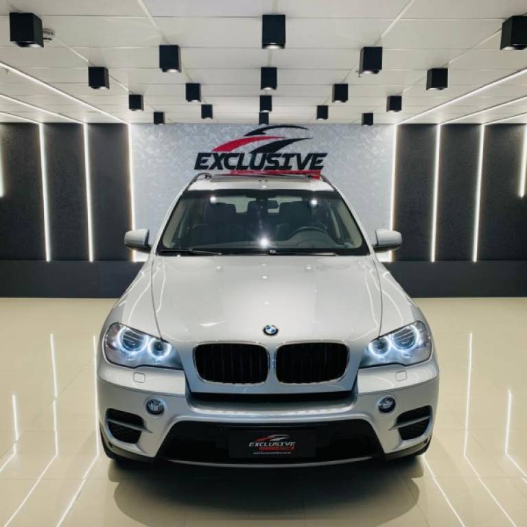 BMW - X5 - 2011/2012 - Prata - R$ 107.900,00