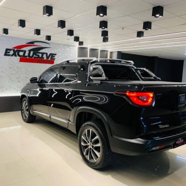 FIAT - TORO - 2019/2020 - Preta - R$ 119.800,00