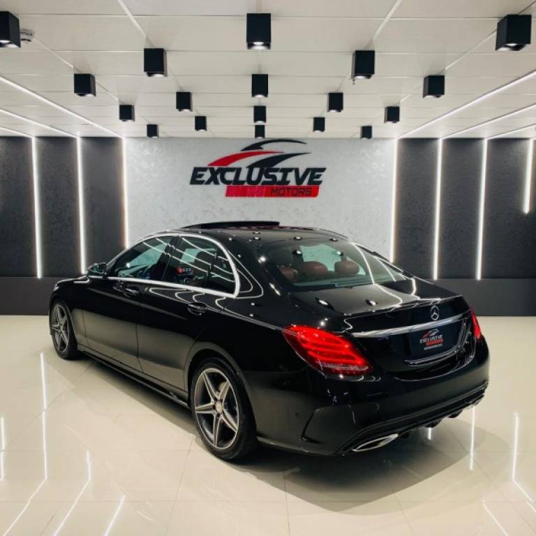 MERCEDES-BENZ - C 250 - 2015/2015 - Preta - R$ 159.900,00