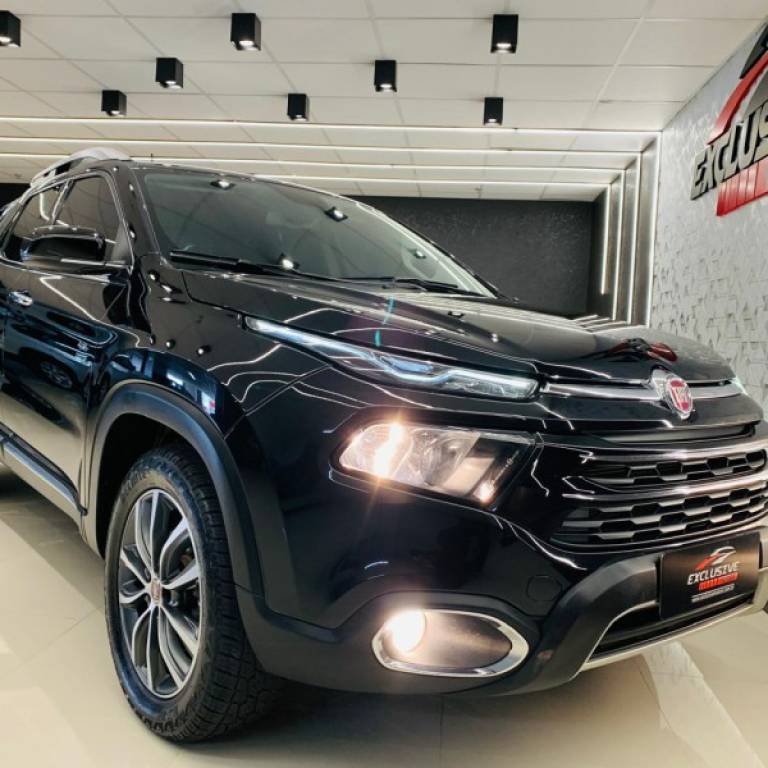 FIAT - TORO - 2019/2020 - Preta - R$ 119.800,00