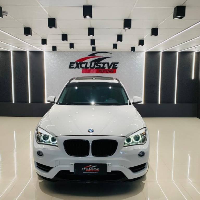 BMW - X1 - 2015/2015 - Branca - R$ 94.900,00