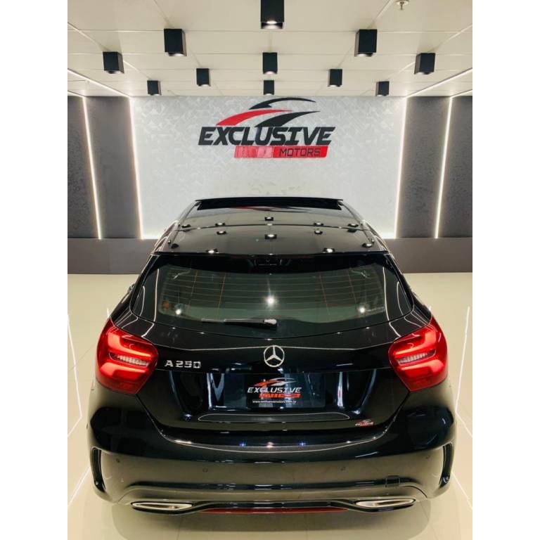 MERCEDES-BENZ - A 250 - 2015/2016 - Preta - R$ 144.900,00