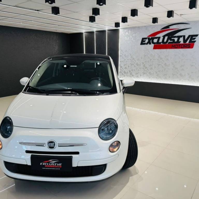 FIAT - 500 - 2014/2015 - Branca - R$ 84.900,00