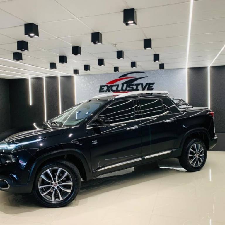 FIAT - TORO - 2019/2020 - Preta - R$ 119.800,00