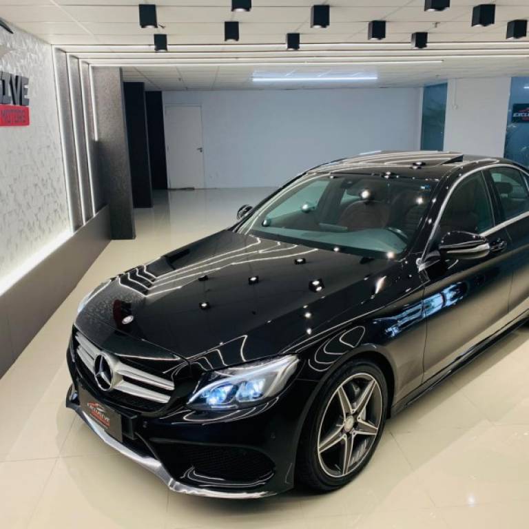 MERCEDES-BENZ - C 250 - 2015/2015 - Preta - R$ 159.900,00