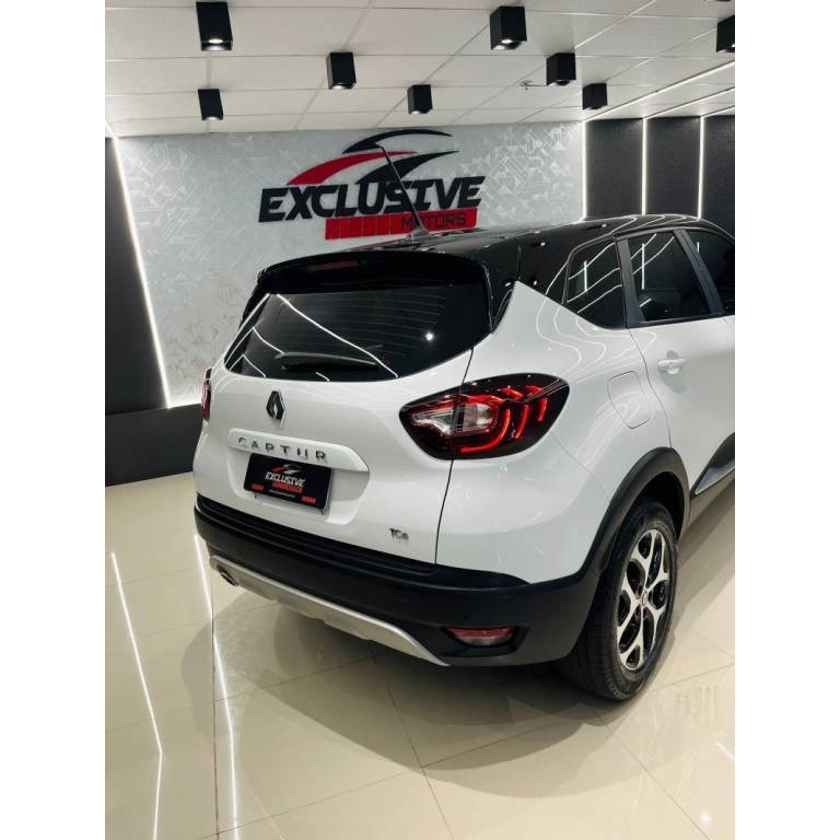 RENAULT - CAPTUR - 2021/2022 - Branca - R$ 99.800,00