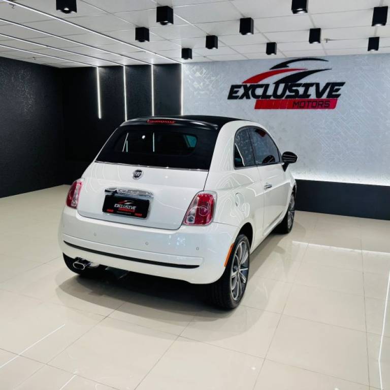 FIAT - 500 - 2014/2015 - Branca - R$ 84.900,00