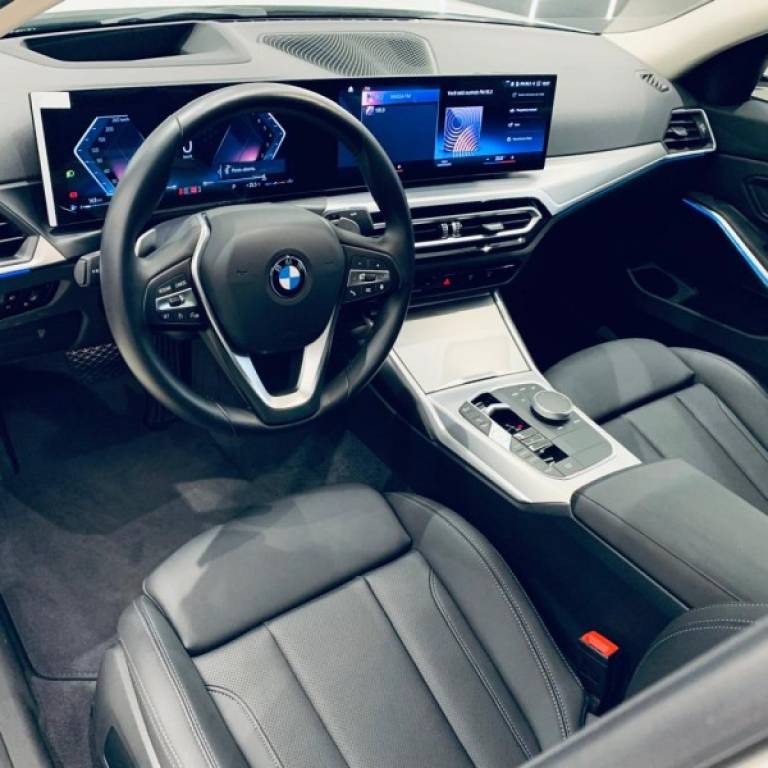 BMW - 320I - 2023/2023 - Branca - R$ 259.900,00