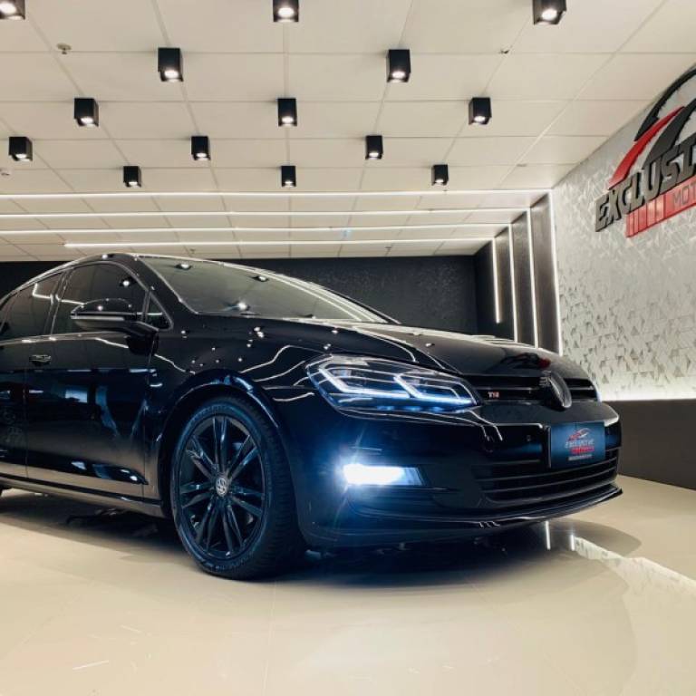 VOLKSWAGEN - GOLF - 2013/2014 - Preta - R$ 87.900,00