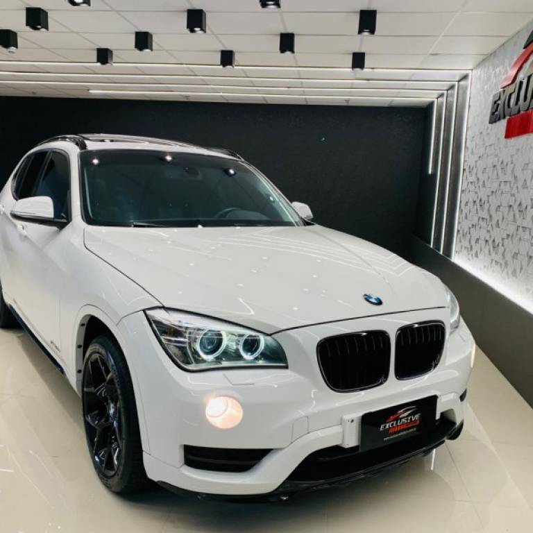 BMW - X1 - 2015/2015 - Branca - R$ 94.900,00