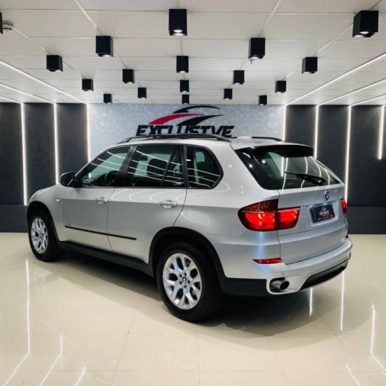 BMW - X5 - 2011/2012 - Prata - R$ 107.900,00