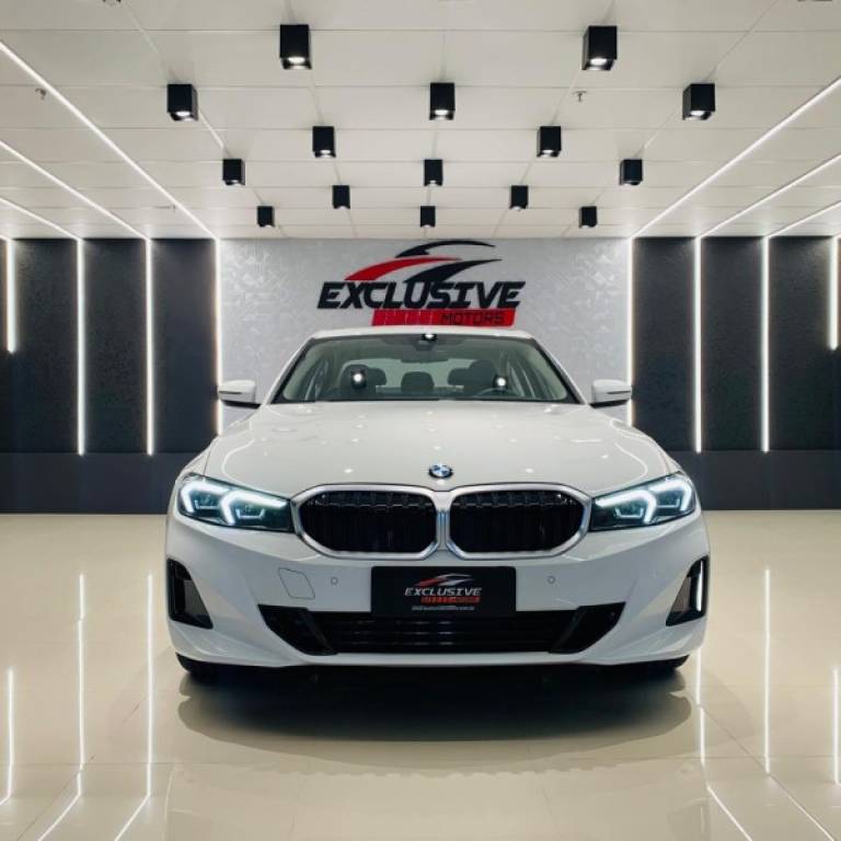 BMW - 320I - 2023/2023 - Branca - R$ 264.900,00