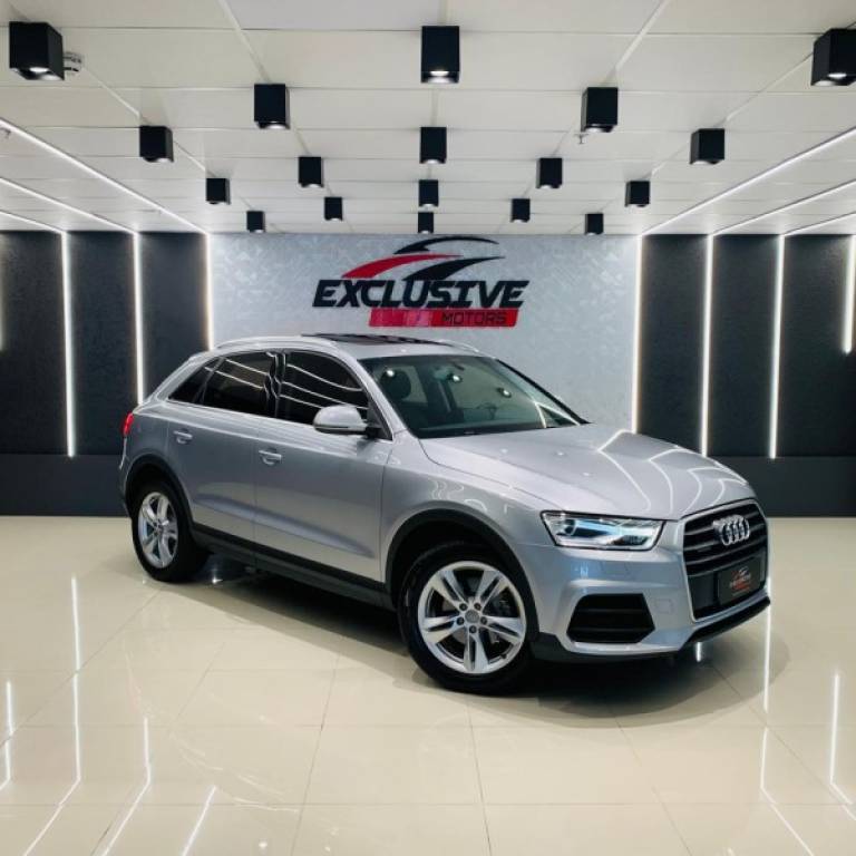 AUDI - Q3 - 2015/2016 - Prata - R$ 99.900,00