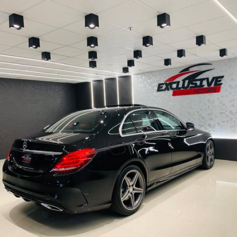 MERCEDES-BENZ - C 250 - 2015/2015 - Preta - R$ 159.900,00