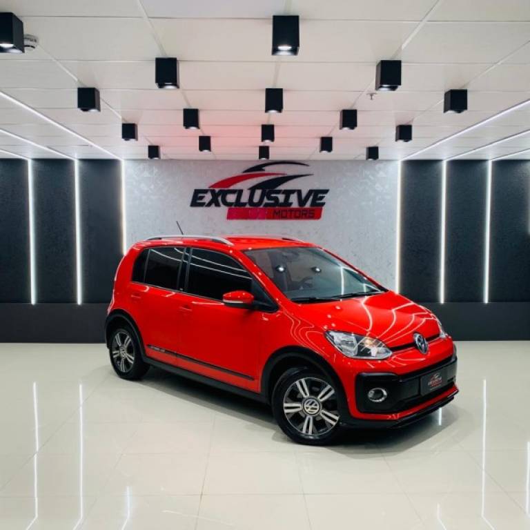 VOLKSWAGEN - UP - 2017/2018 - Vermelha - R$ 65.800,00