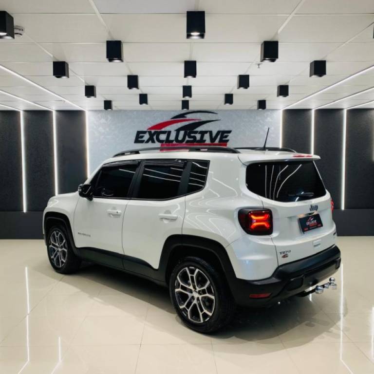 JEEP - RENEGADE - 2023/2024 - Branca - R$ 129.800,00