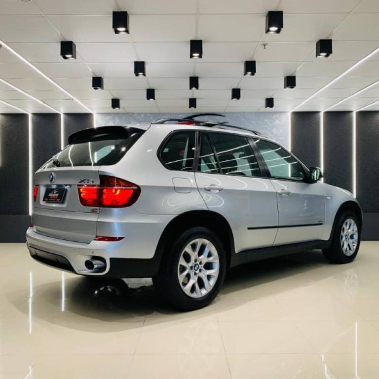 BMW - X5 - 2011/2012 - Prata - R$ 107.900,00