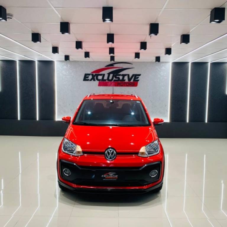 VOLKSWAGEN - UP - 2017/2018 - Vermelha - R$ 65.800,00