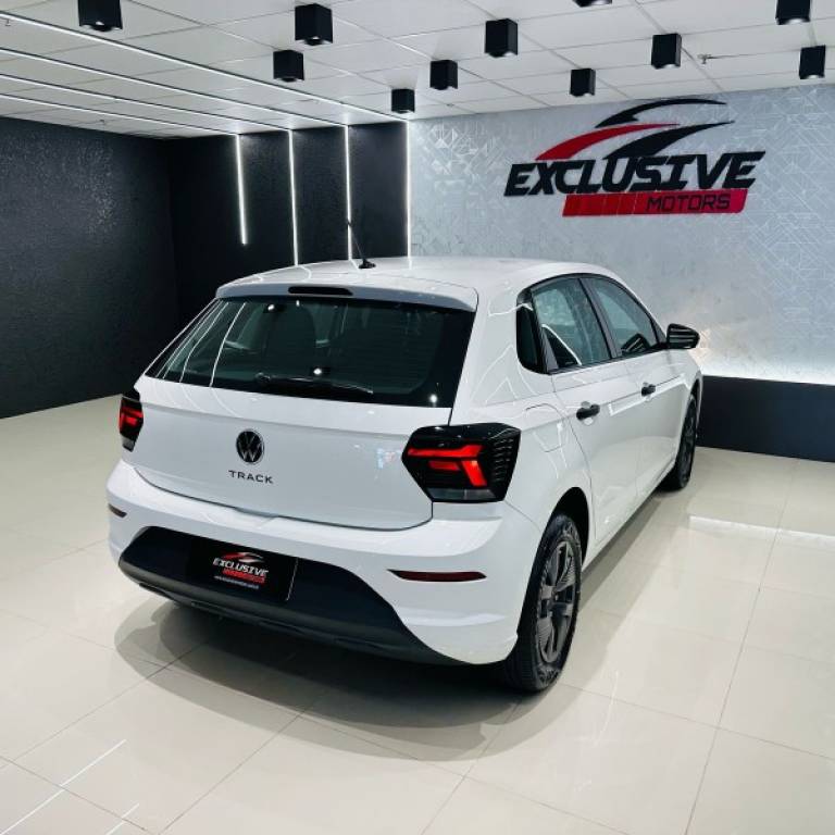 VOLKSWAGEN - POLO - 2024/2024 - Branca - R$ 79.800,00