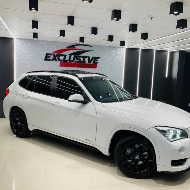 BMW - X1 - 2015/2015 - Branca - R$ 94.900,00