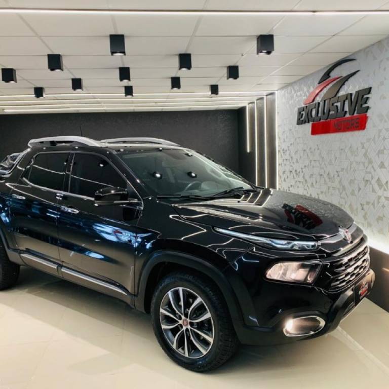 FIAT - TORO - 2019/2020 - Preta - R$ 119.800,00